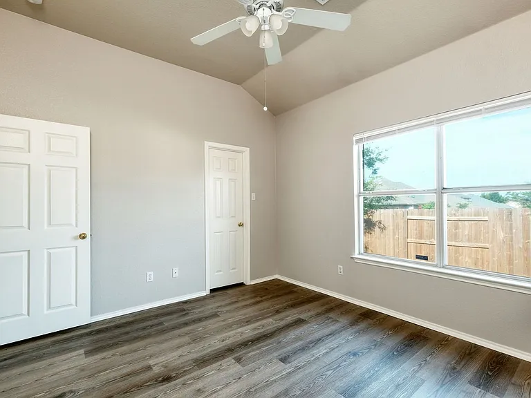 2826 Southampton Way — Photo 7