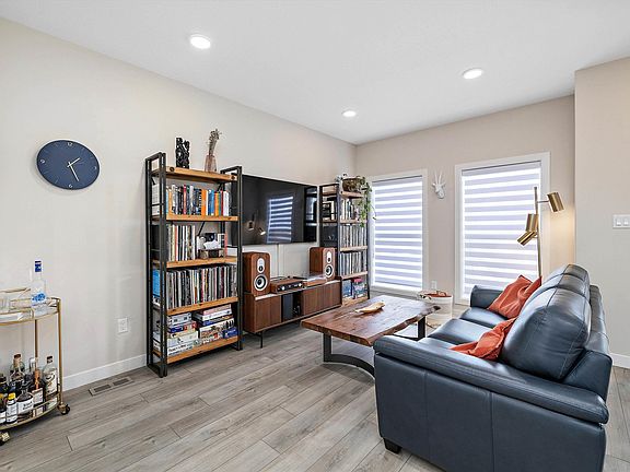 5th image of 7817 Yorke Rd NW