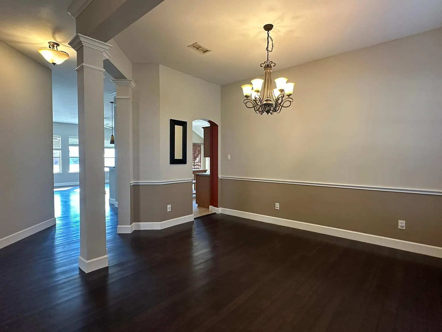 835 Roaring Springs Rd — Photo 3