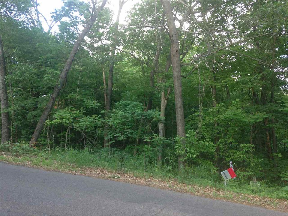 2nd image of L71 Christmas Mountain Rd