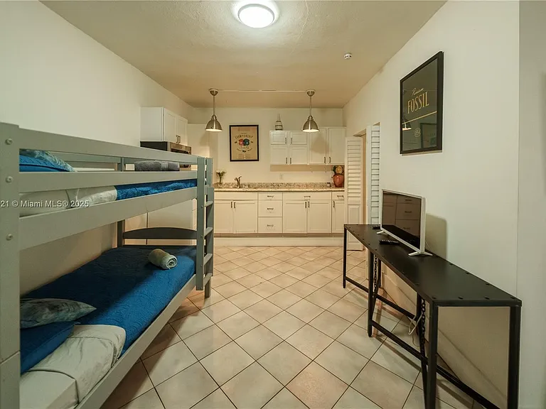 701 Hollywood Blvd — Photo 19
