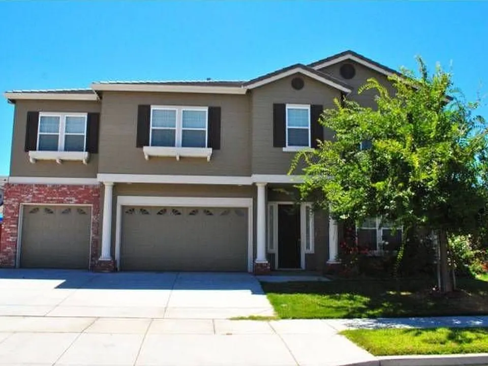 2000 Bridget Marie Dr