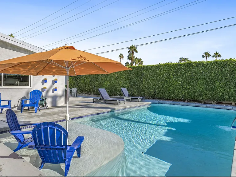 452 N Monterey Rd — Photo 30