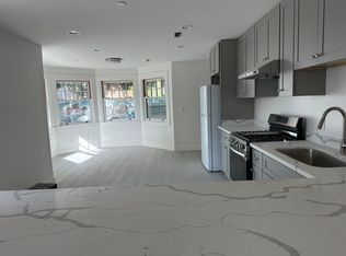 3330 Elm St, Oakland, CA 94609