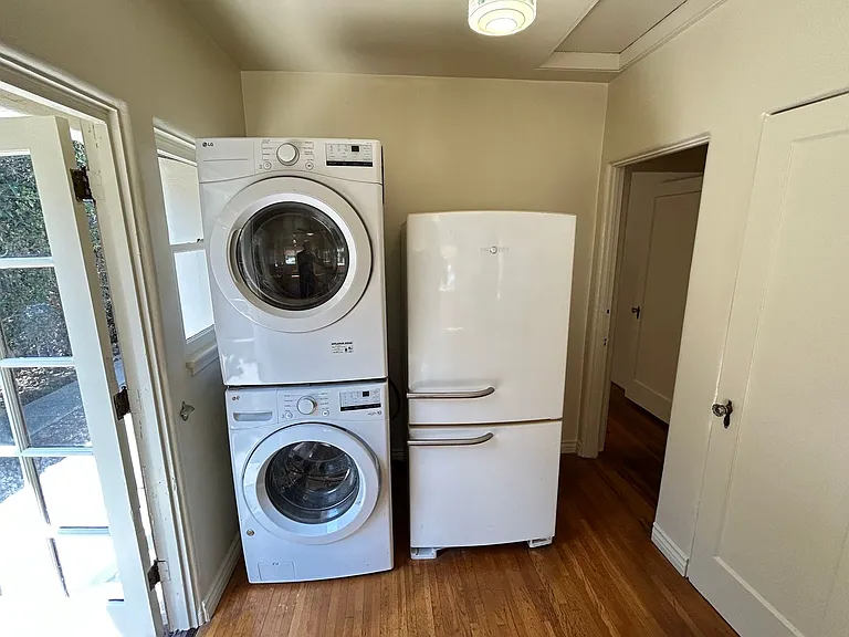 519 S Indiana St — Photo 16
