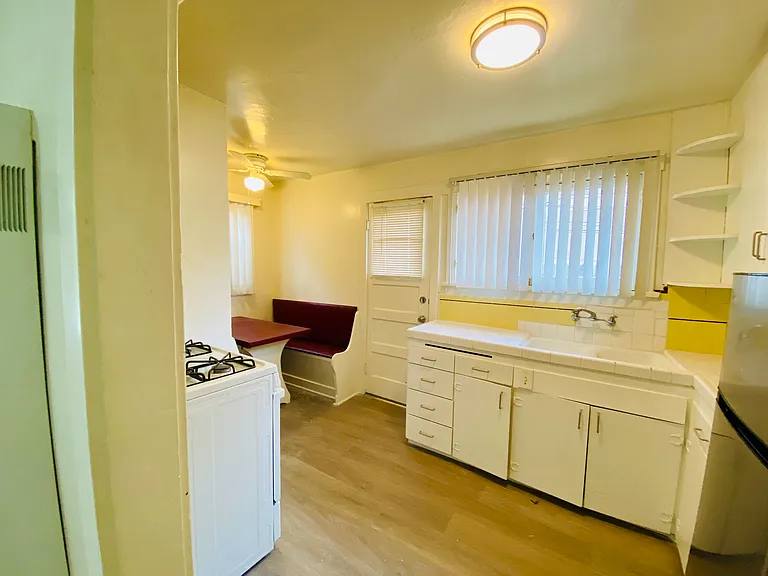 433 N Catalina Ave #433 — Photo 3