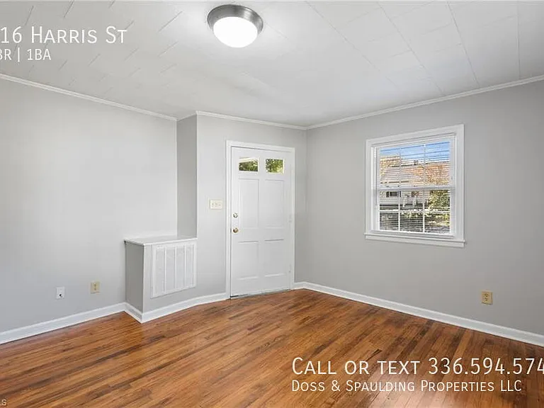 916 Harris St — Photo 3