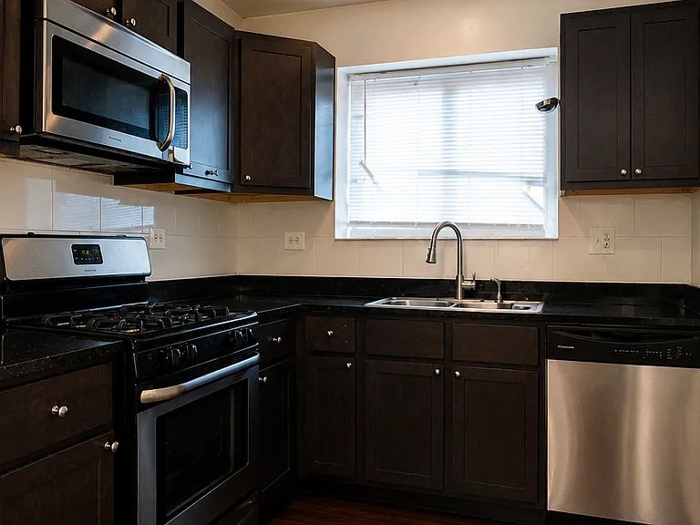 2530 W Fitch Ave #G — Photo 4