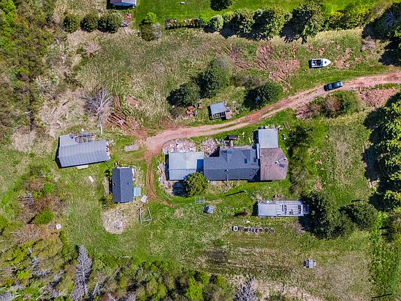 5th image of 78 E Suffolk Road Ext