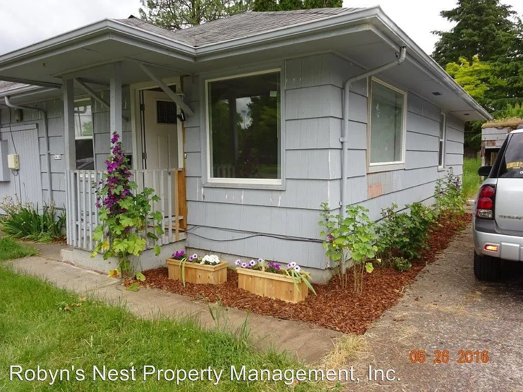 2419 Sunset Dr photo 1