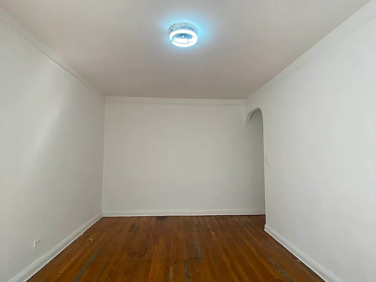 9216 Whitney Ave #209 — Photo 8