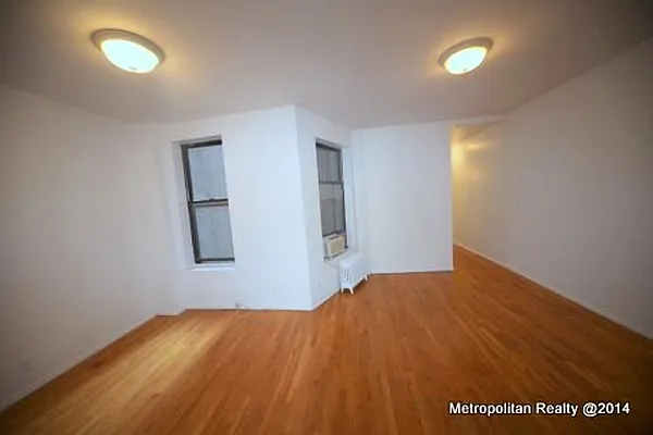 Rented by Metropolitan Realty | media 19