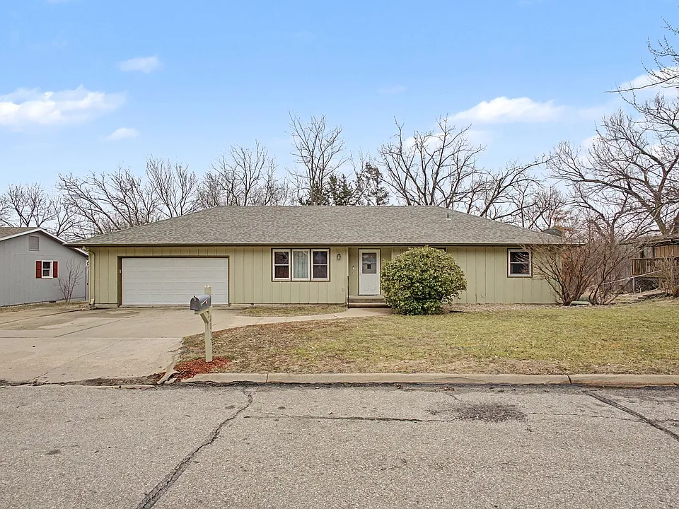 2817 Arbor Dr
