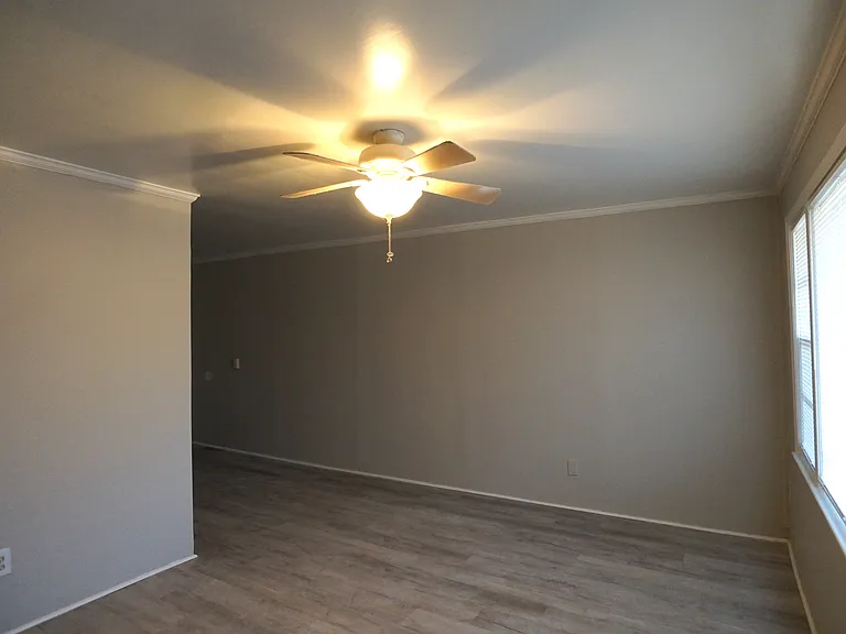 439 Arlington Cir NW #435-D — Photo 2