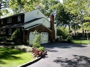 58 Brandy Ln, Lake Grove, NY 11755