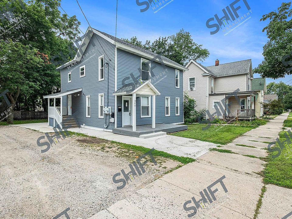 1st image of 900 Douglas St NW #2
