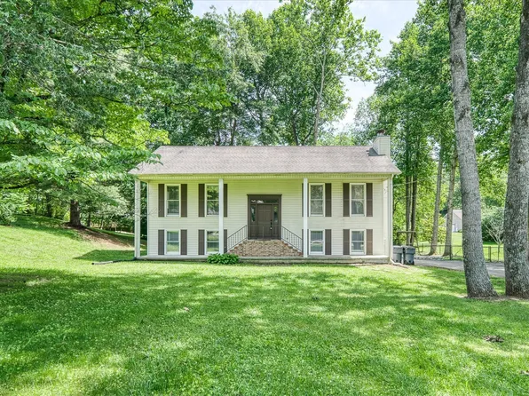 856 Pen Oak Dr, Cookeville, TN 38501