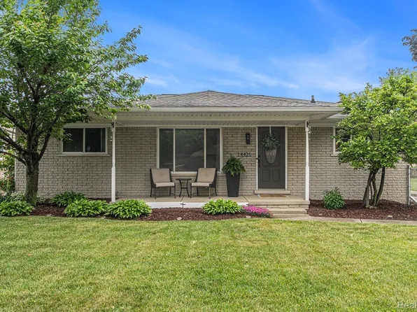 14421 Hope Dr, Sterling Heights, MI 48313