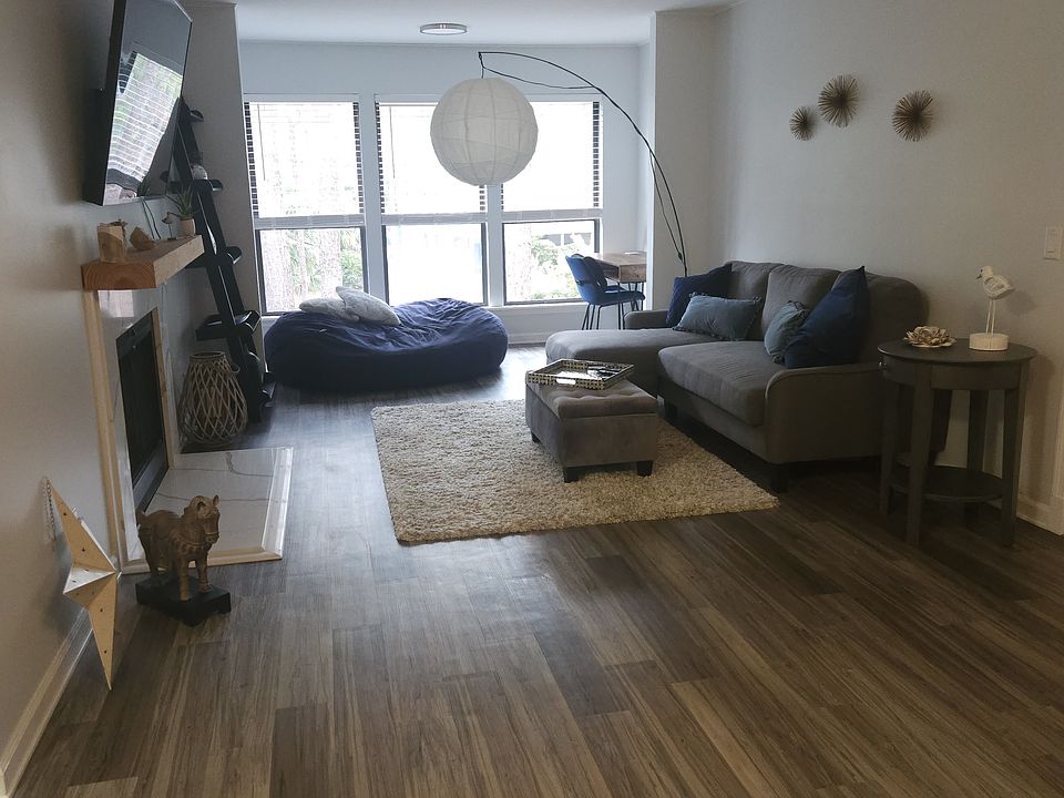 1st image of 106 Forest Cv