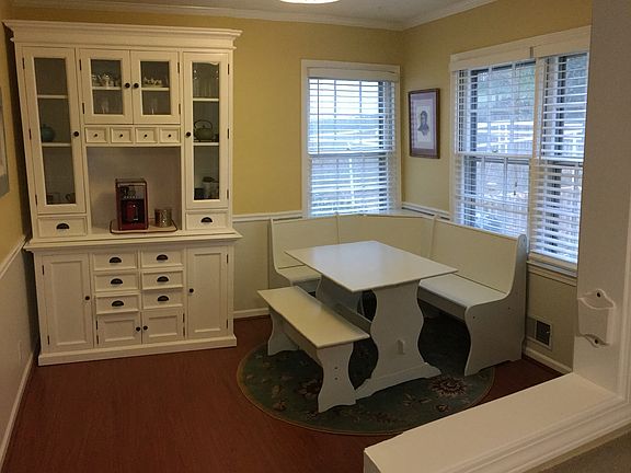 4th image of 1589 Pucketts Dr