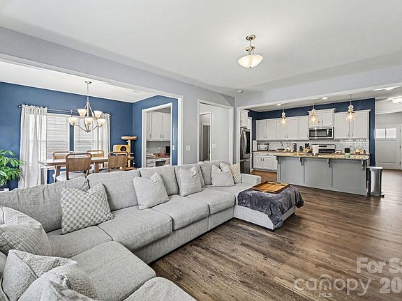 4th image of 6423 Kinder Ln