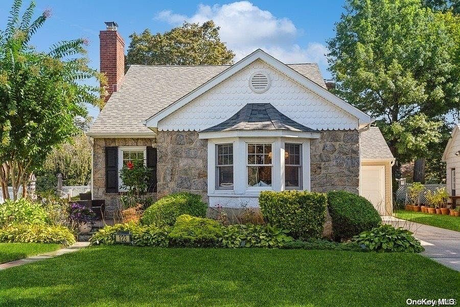 1st image of 123 Windsor Avenue