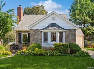 123 Windsor Ave, Rockville Centre, NY 11570
