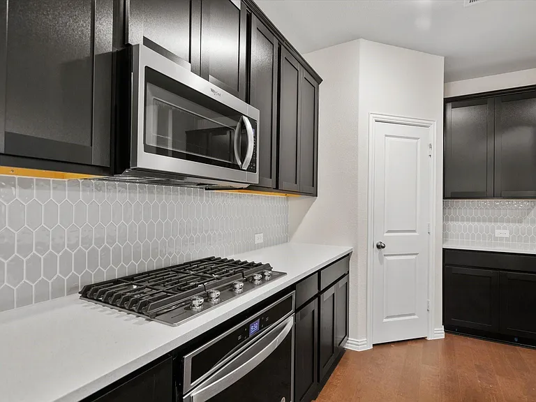 2036 Almassera Dr — Photo 29