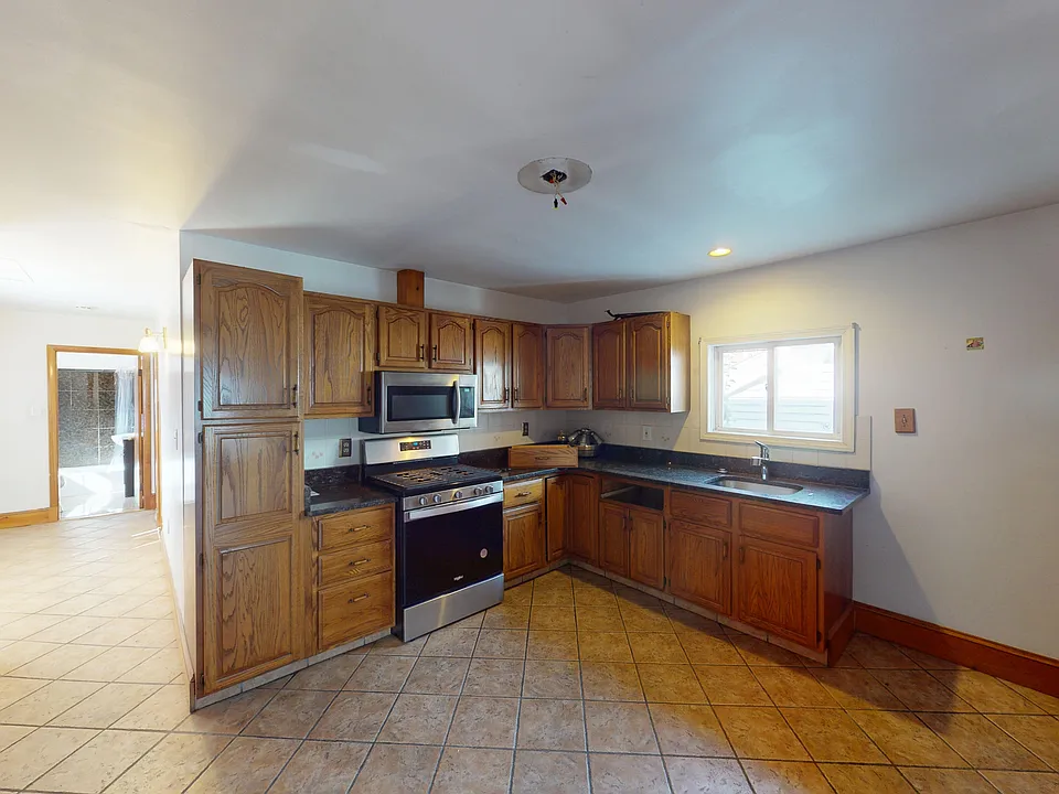67 Gore St #3