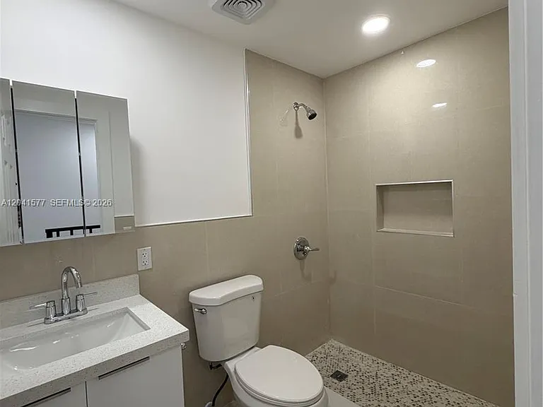 1551 W Okeechobee Rd #3 — Photo 8