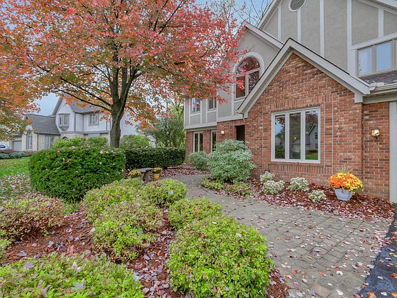 3rd image of 12937 Edgewood Ct NW