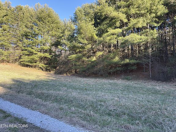 4th image of 1811 James Ferry Rd