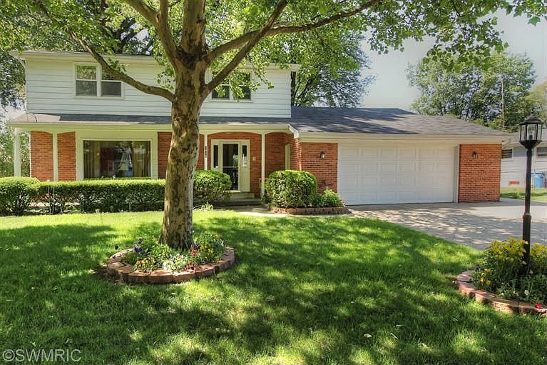 1st image of 1416 Gentian Dr SE
