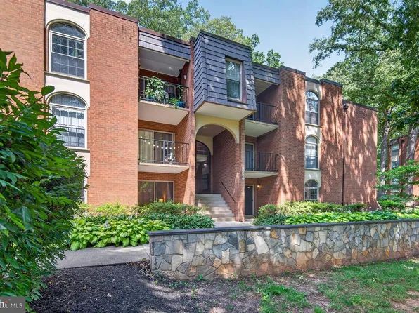 3354 Woodburn Rd APT 11, Annandale, VA 22003