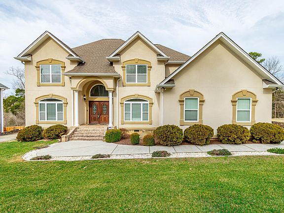 2nd image of 2805 Beaver Run Ln