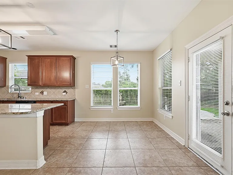 25203 Oak Villa Dr — Photo 18