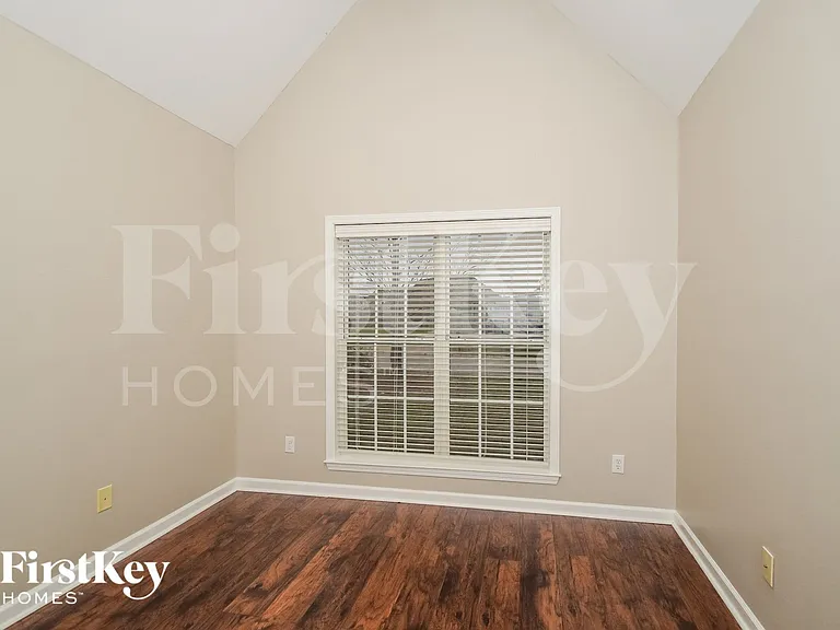 129 Addison Dr — Photo 10