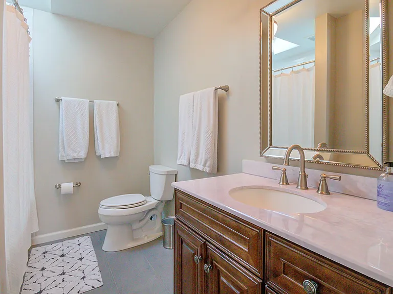 4630 Capitola Rd — Photo 16