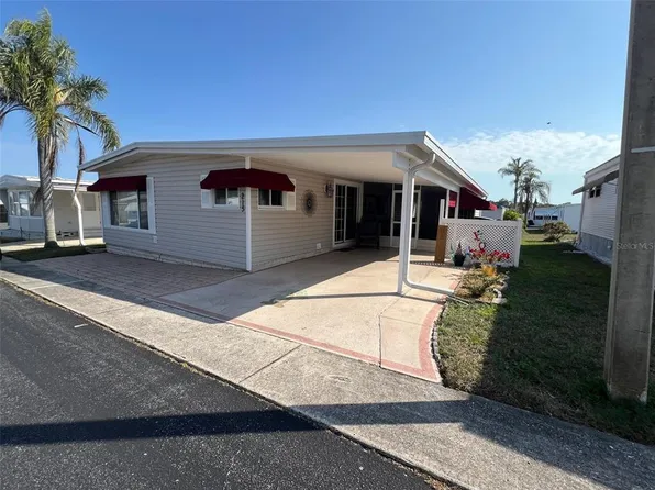 215 Royal Palm Cir, Largo, FL 33778