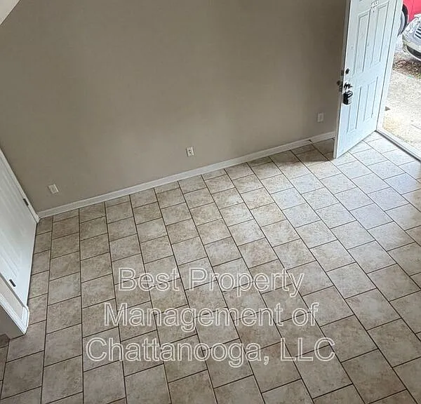 4683 Cary Ln — Photo 2