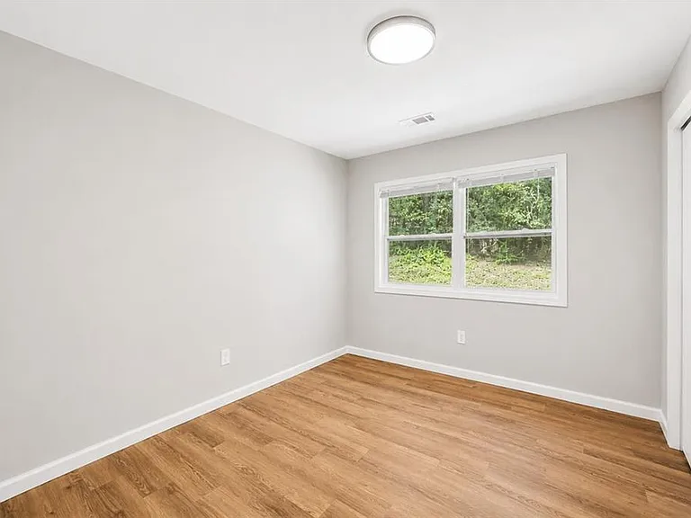 1639 Bridgeport Dr NW — Photo 17