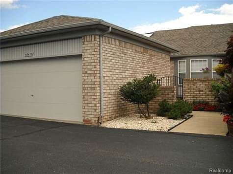 1st image of 48420 Savoy Ct