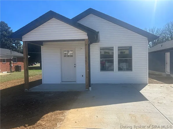 92 Water Street, Charlestown, IN 47111