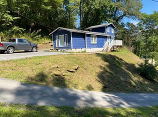 691 & 695 Blue Ridge Church Rd, Pineville, KY 40977