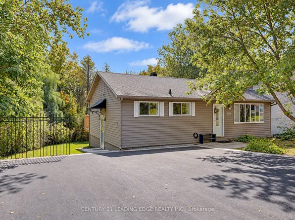 1006 Elgin St, Newmarket, ON L3Y 3C1