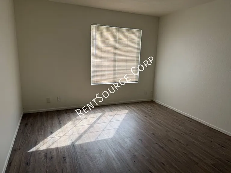 2554 Olive Dr #117 — Photo 10