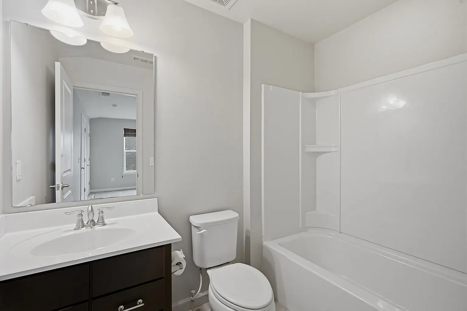 4 bed, 2127 sqft, $3,250 — Photo 3