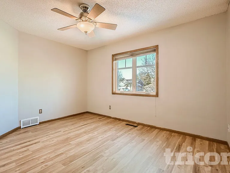 7429 Chesham Ln — Photo 11
