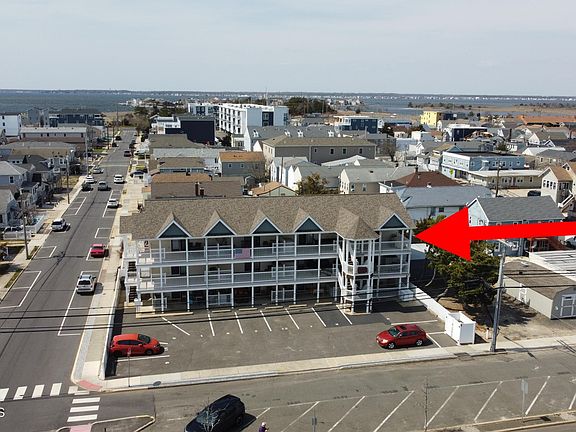 2nd image of 202 Franklin Avenue #12