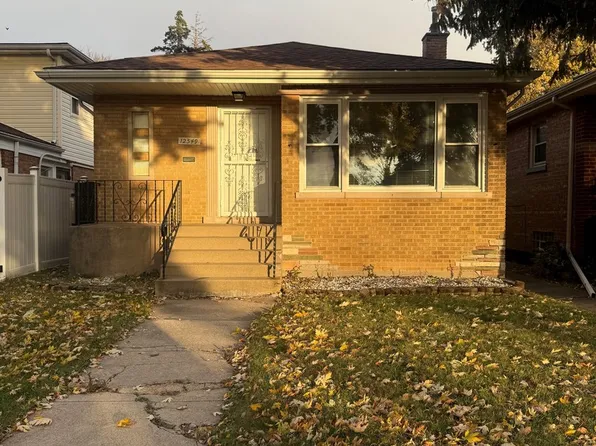 12549 S Laflin St, Calumet Park, IL 60827